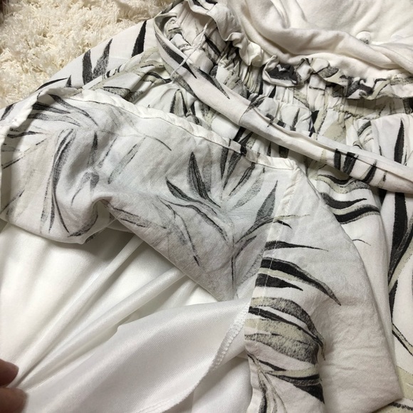 Sage leaf pattern romper - Picture 11 of 16